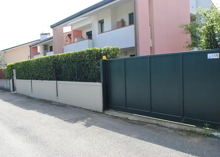 Marinab アパート