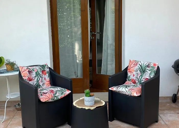 アパート Marinab